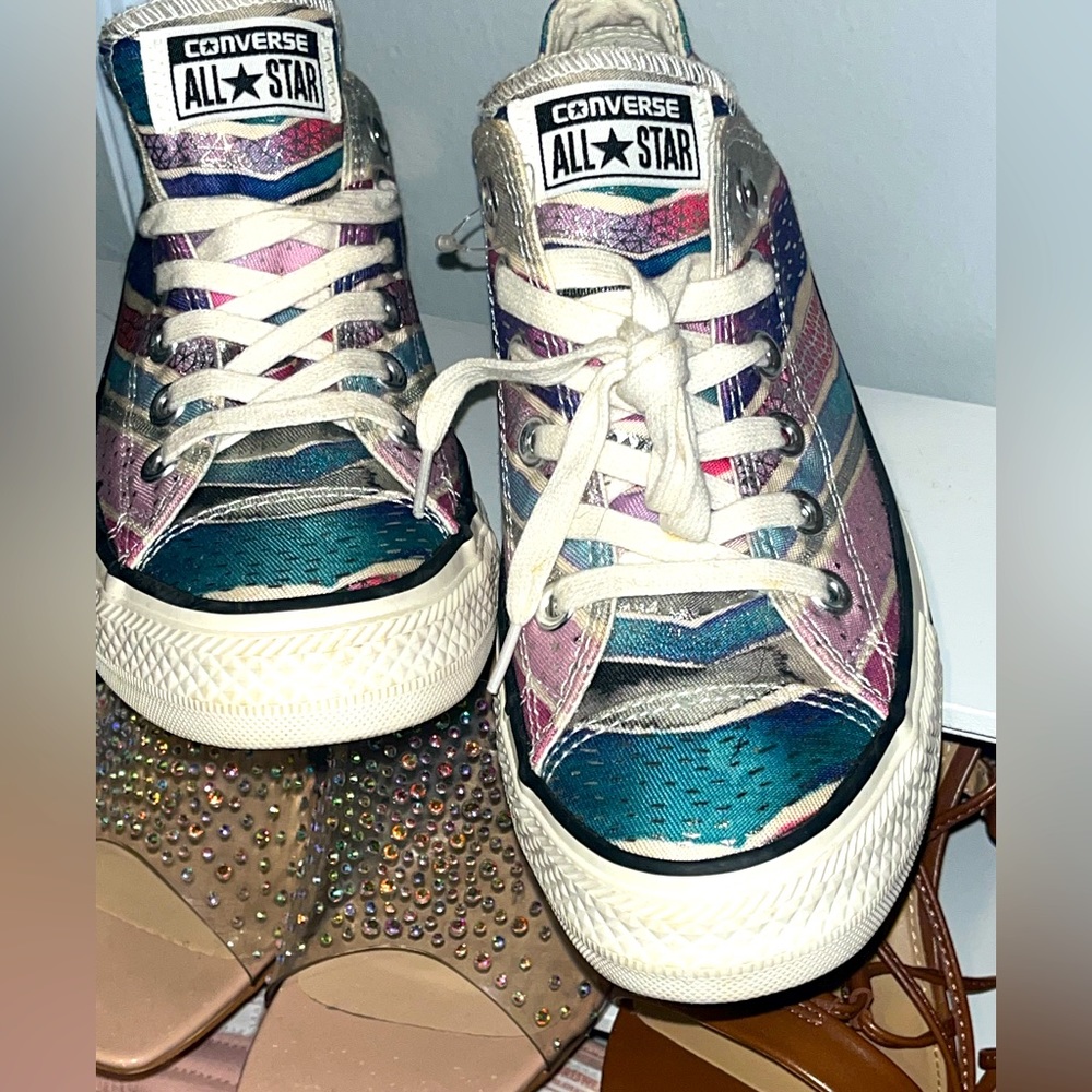 UPDATE******SOLD!!!!    Special edition “Converses” w/Metallic colors